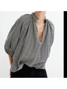 H&M balloon sleeved blouse split v-neck collarless elastic cuff oversized medium